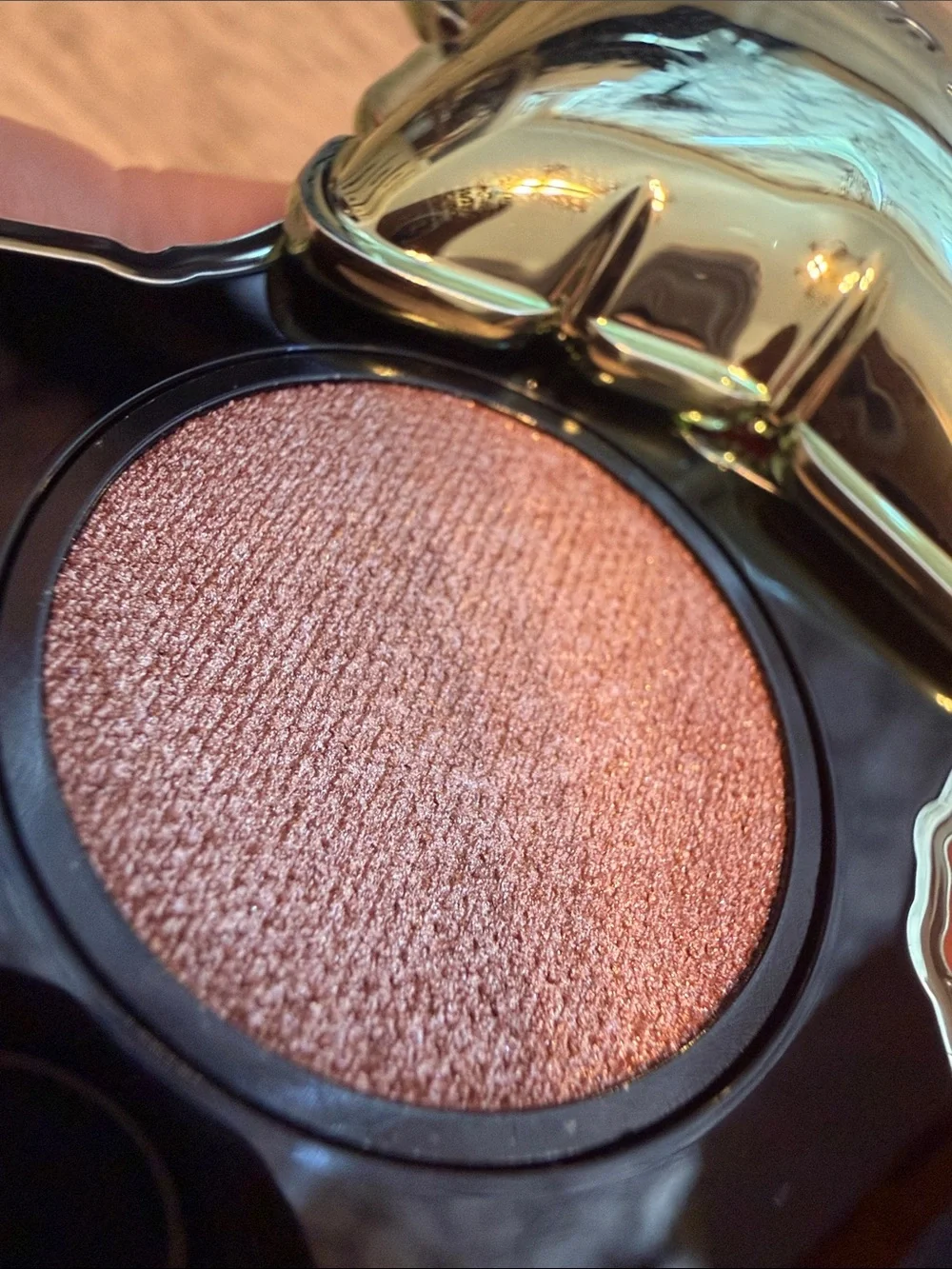 Marc Jacobs Star-Shaped Metallic Eyeshadow Compact - color shady $29 new release